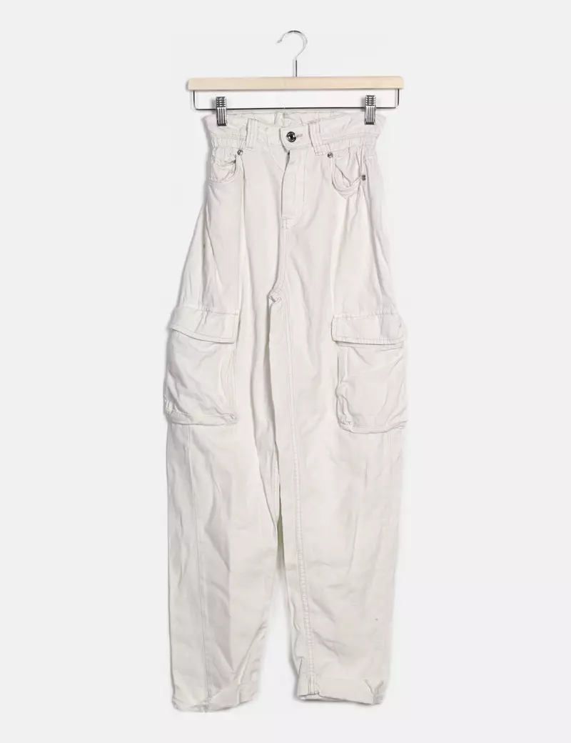 Bershka Pantalón cargo beige