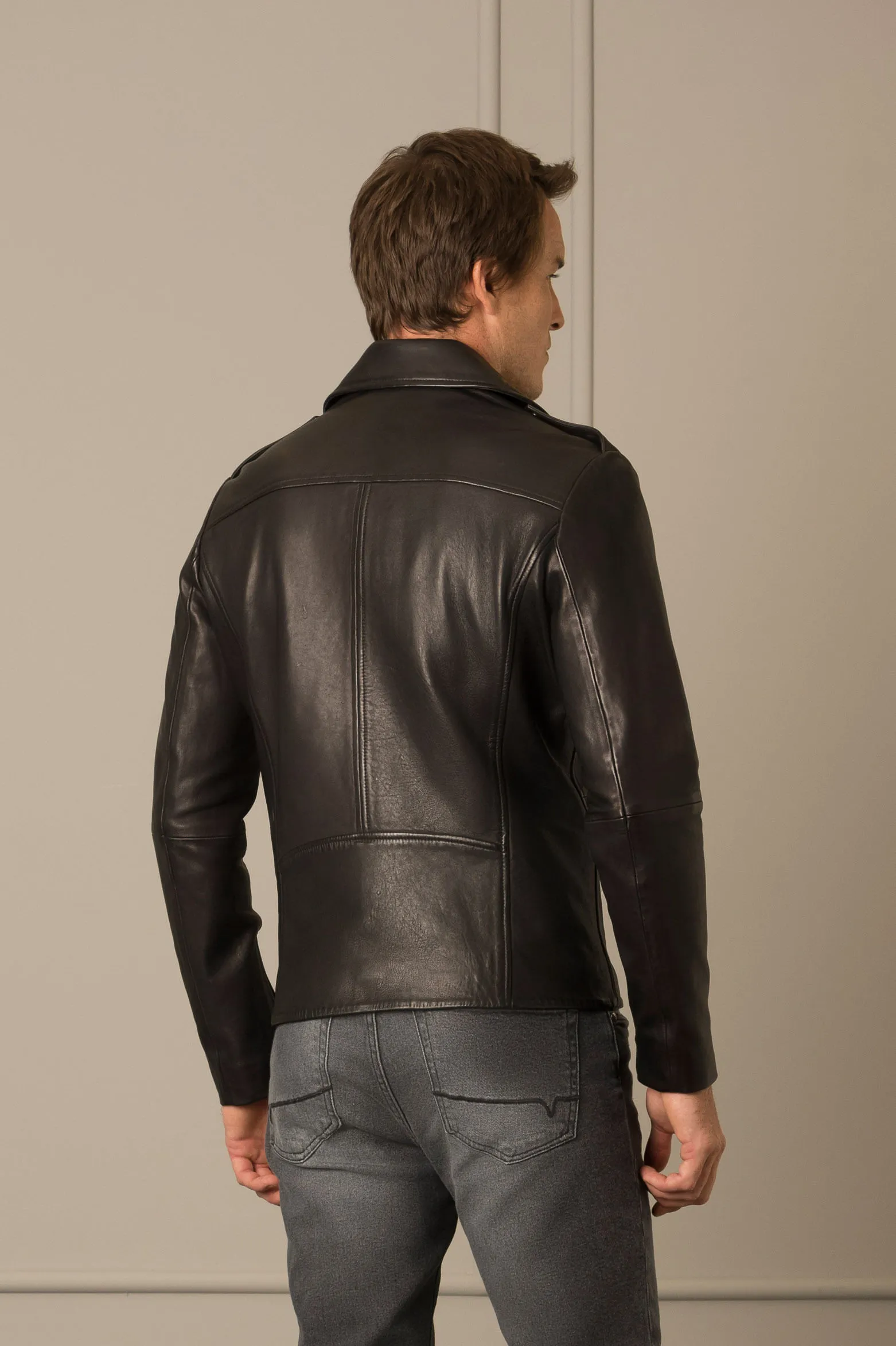 Chaqueta biker de cuero para hombre silueta clásica