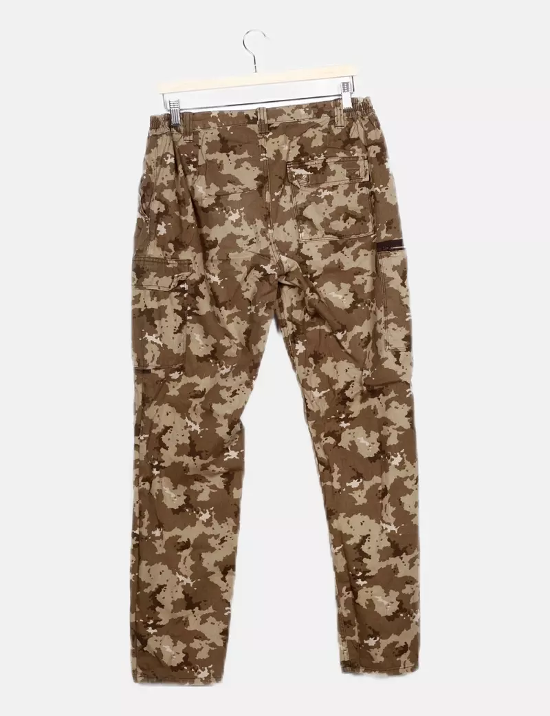 Decathlon Pantalón estampado militar