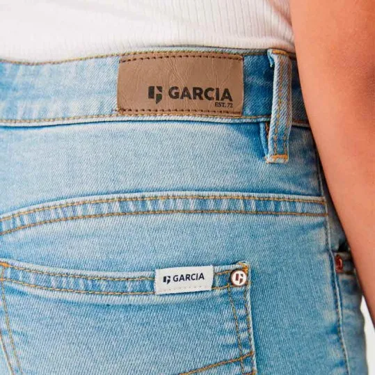 Denim azul niña acampanado de Garcia Jeans