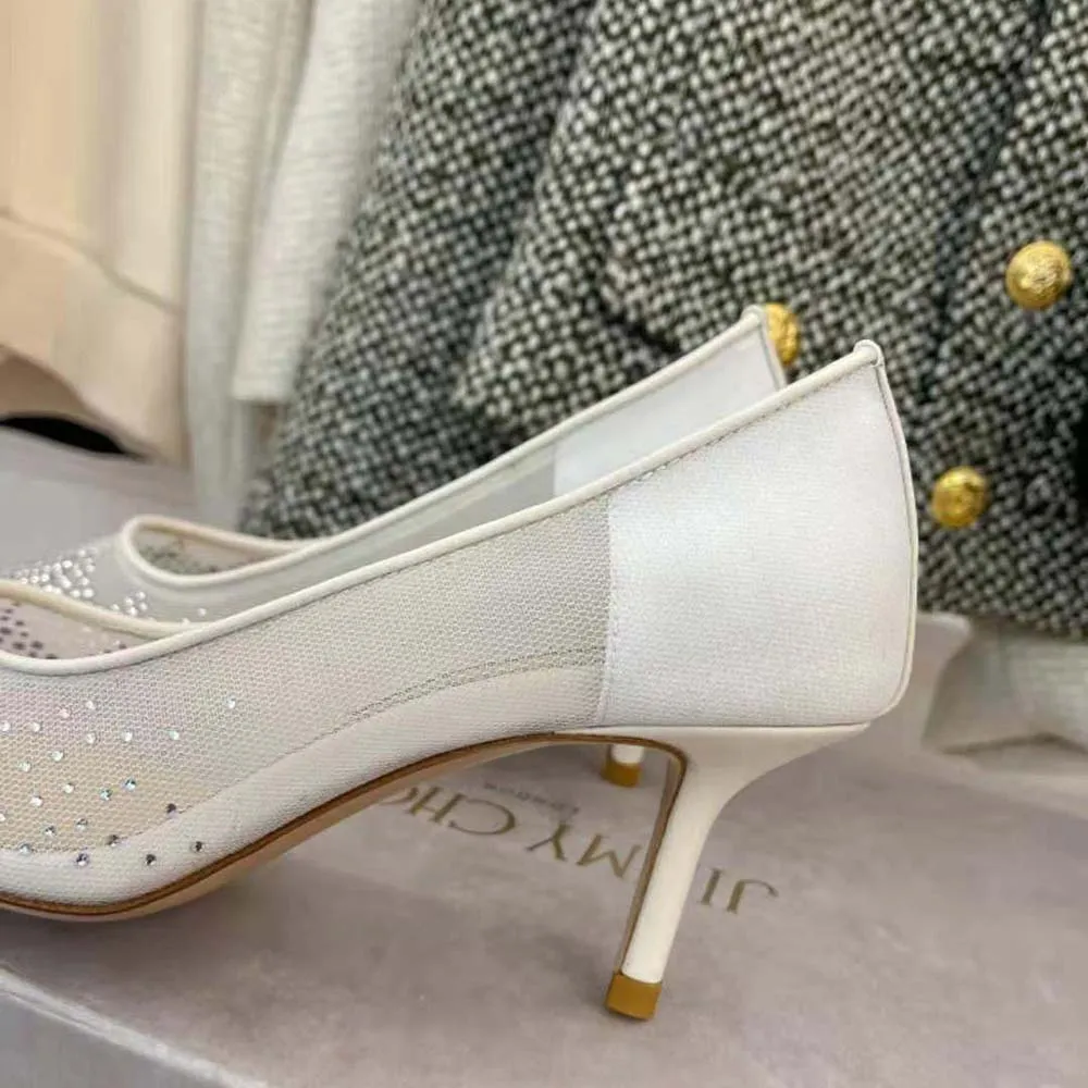 Jimmy Choo Mujeres Love 85 Zapatos de tacón con punta en punta de malla blanca con cristales degradados