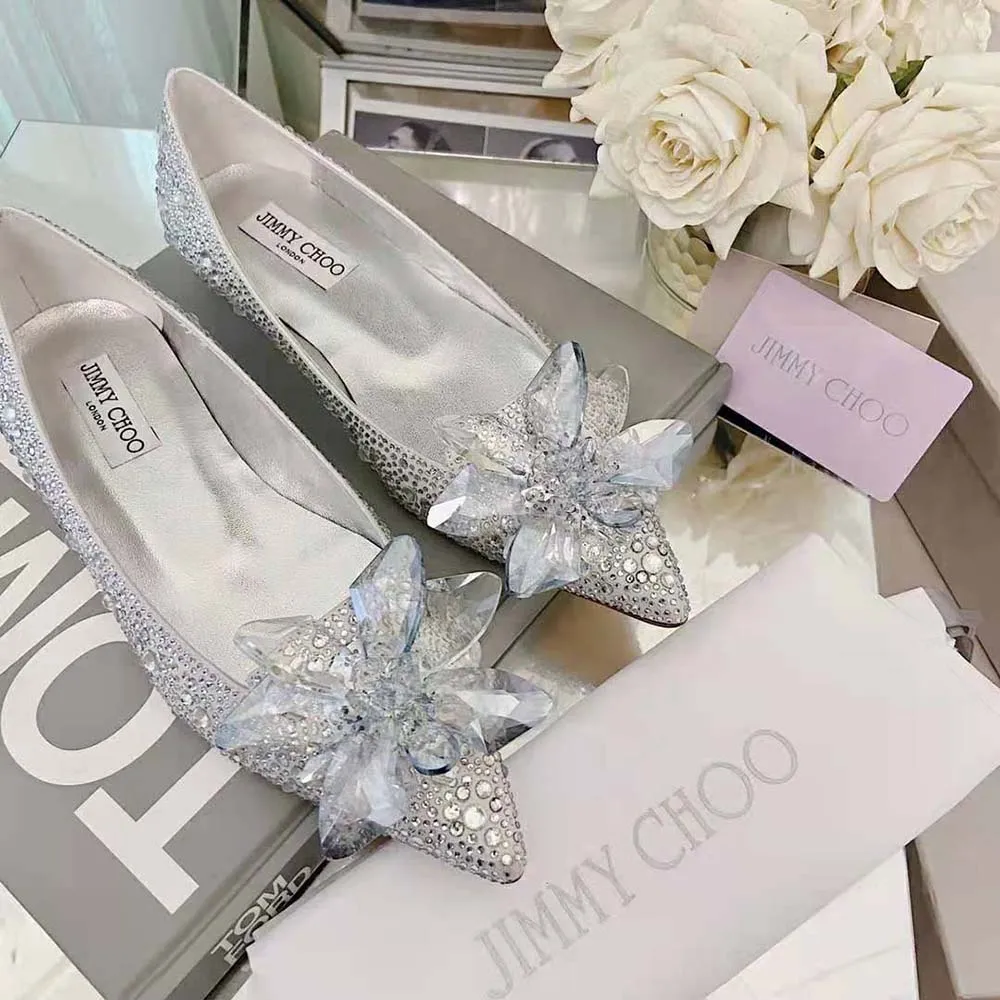 Jimmy Choo Zapatos de tacón con punta puntiaguda cubiertos de cristal Attila para mujer con altura de tacón de 50 mm