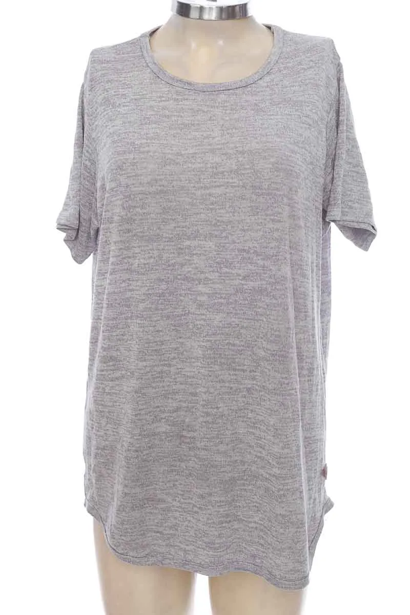 Top / Camiseta color Gris - Closeando