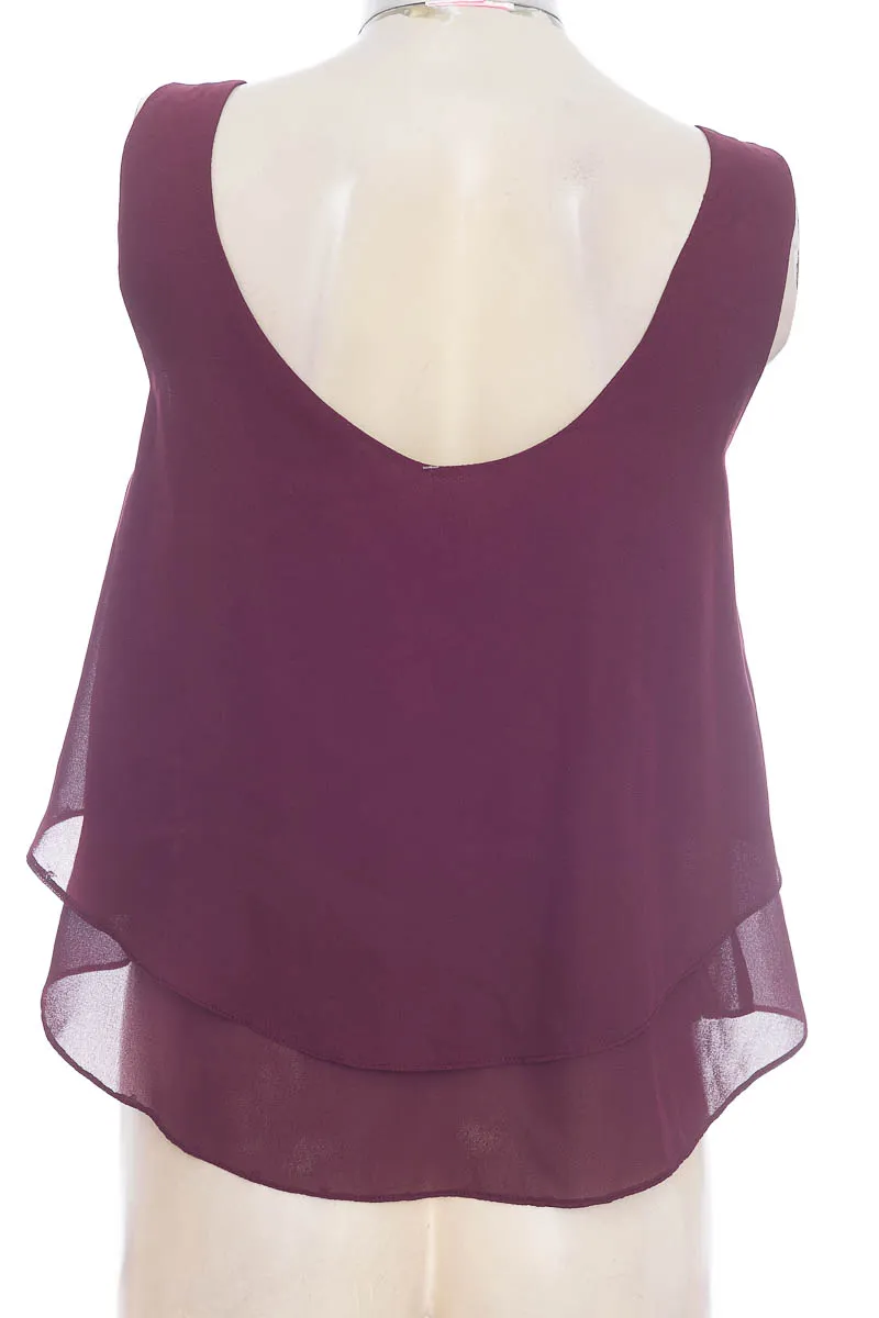 Top / Camiseta color Vinotinto - Closeando