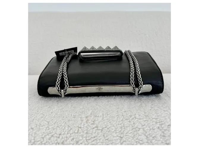 Valentino Garavani Bolsos de mano Negro 