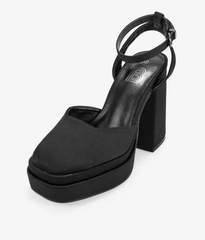 Zapatos de tacón satinados negros 